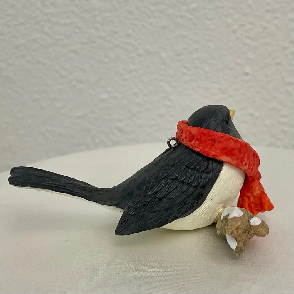 1998 Hallmark Keepsake Warm and Cozy Bird with Red Scarf Christmas Ornament. - Picture 12 of 12